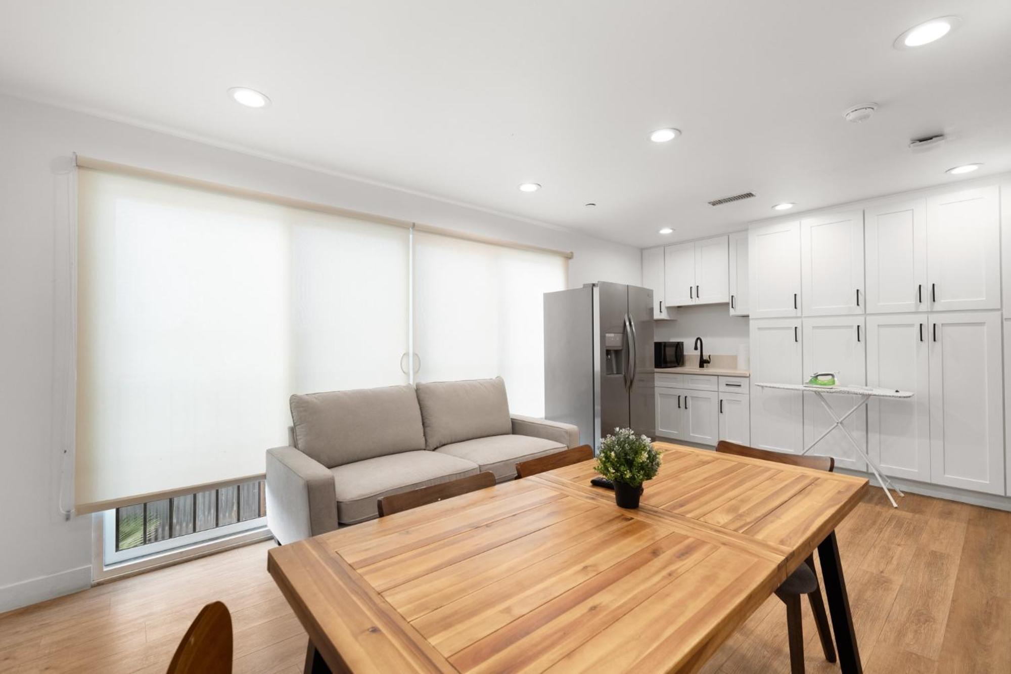 Modern Getaway In The Heart Of La Near Usc, Private Room With Share Living Room And Kitchen Los Angeles Exteriér fotografie